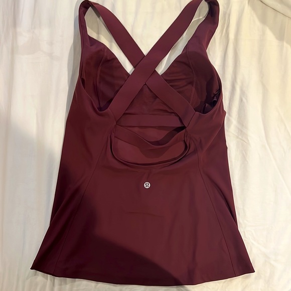 Lululemon tank - Picture 2 of 3